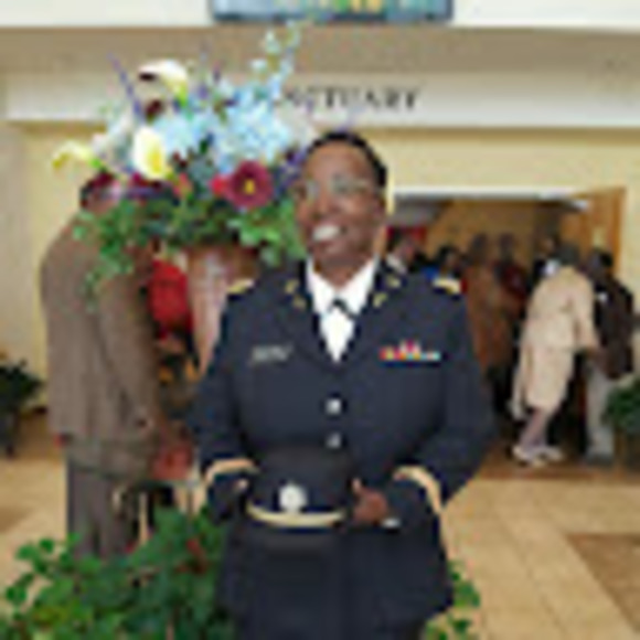 Meet your Posher, Sylvia - Picture 1 of 1